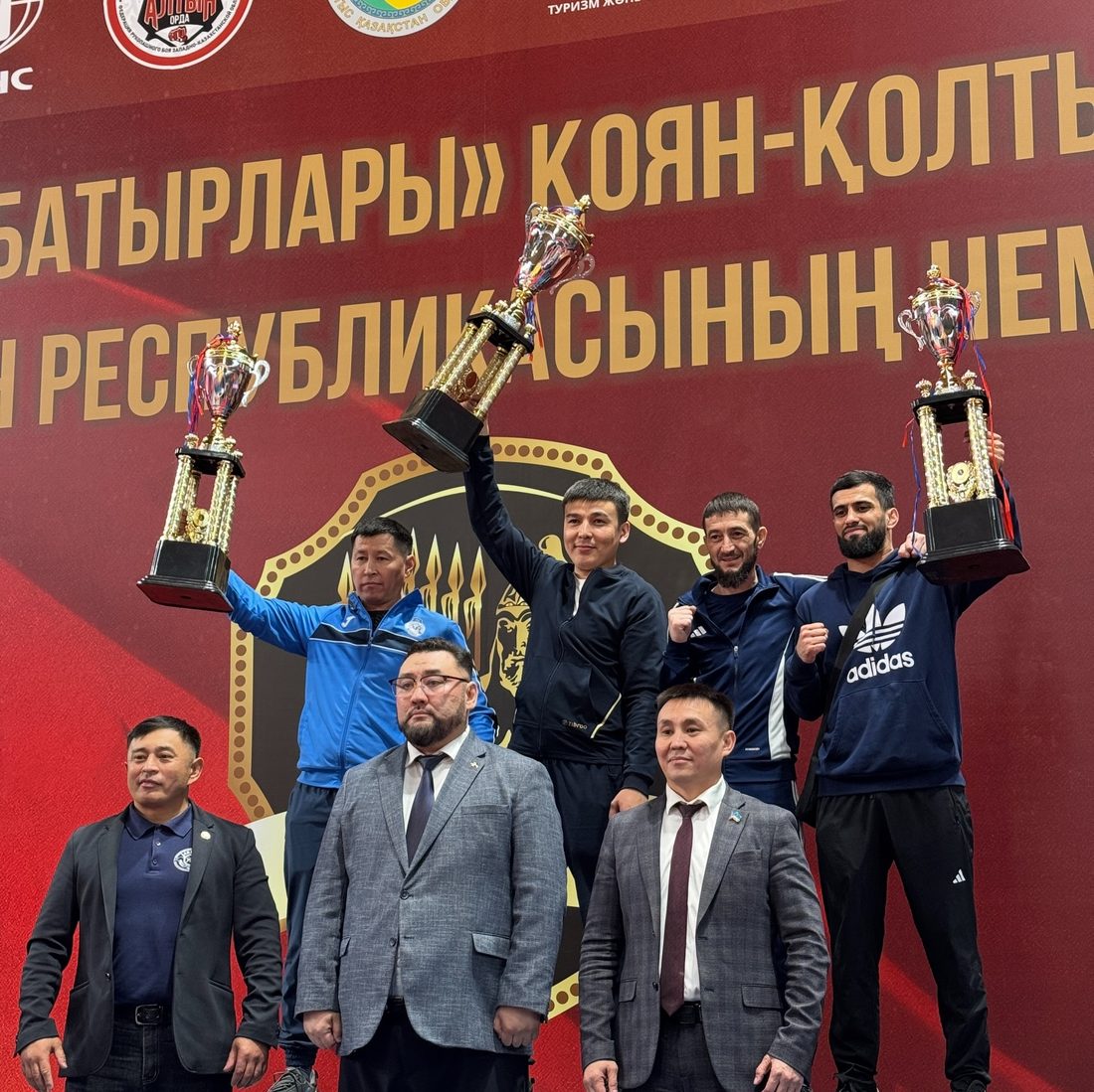 Награждение победителей республиканских соревнований по рукопашному бою